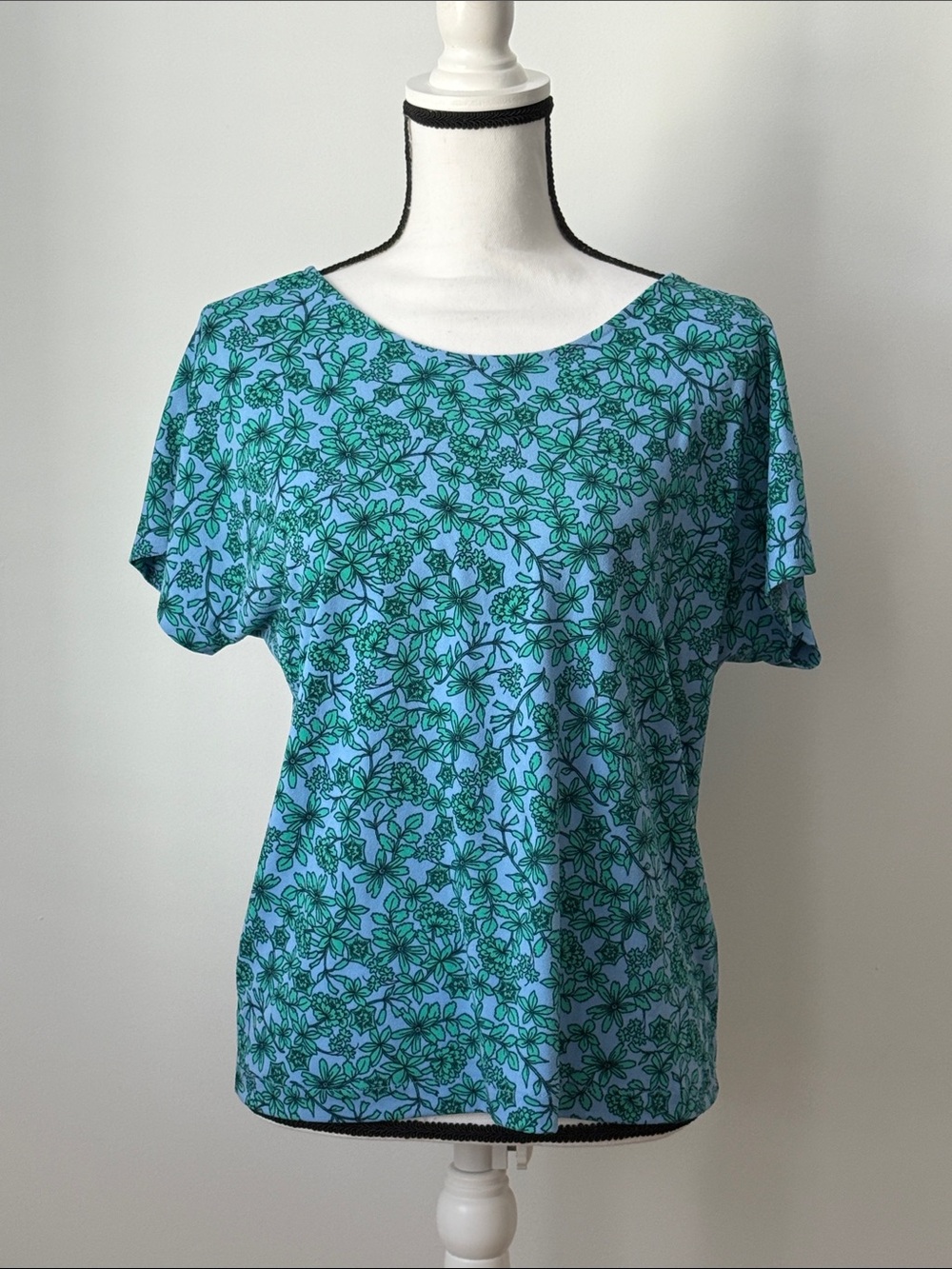Banana Republic Blue Floral Short-Sleeve Women's Top